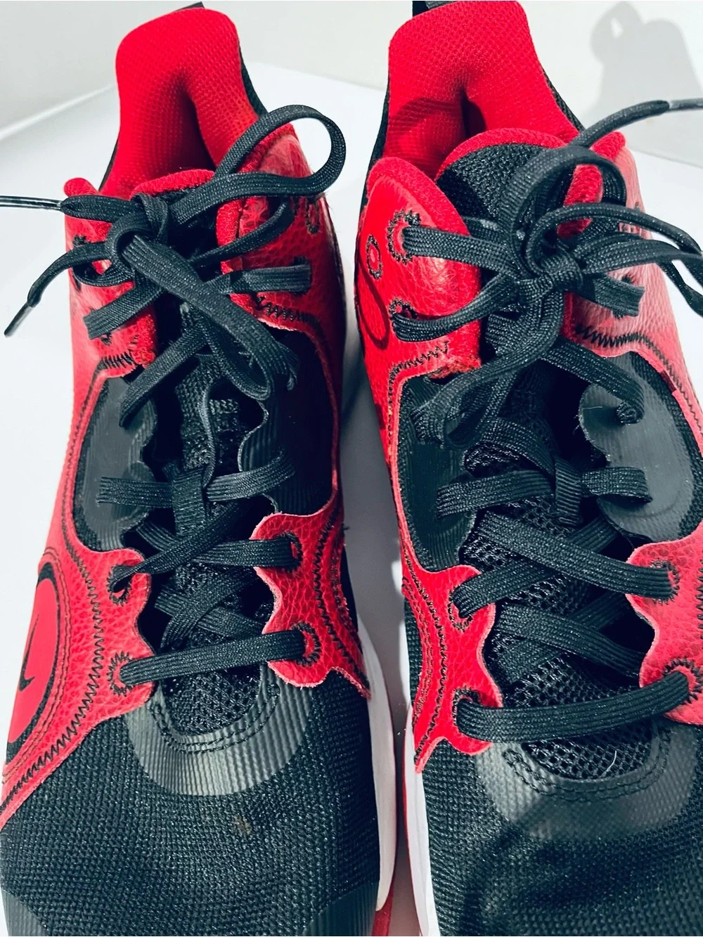 Nike Men’s FLY BY 2 Mid Low-Top Basketball  Shoes.  Black& Red.      SIZE 11 - Picture 7 of 10